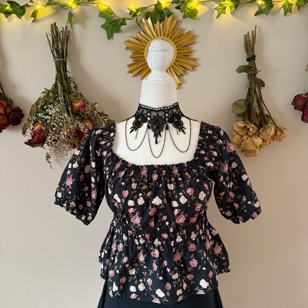 Fairycore/Cottagecore Celebrity Pink Black Floral Blouse - Picture 3 of 7